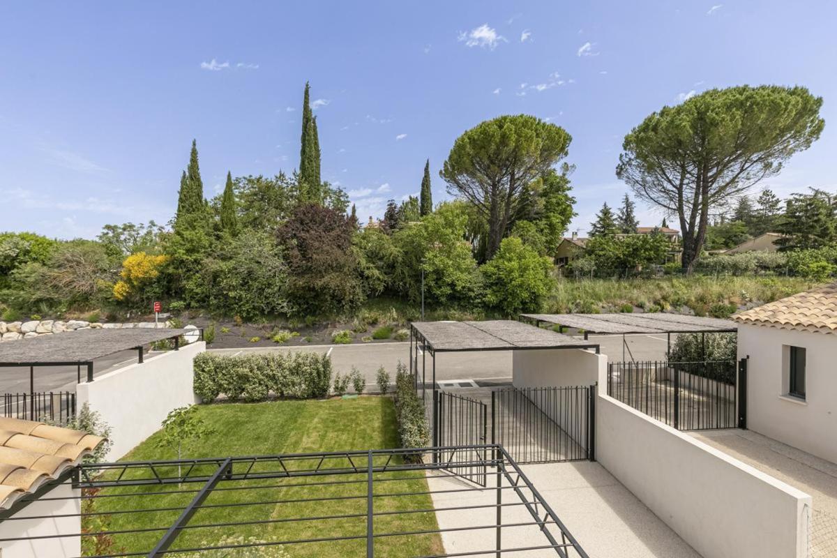 Villa Mont Ventoux: Luxury Retreat with Private Pool and Provençal Views Malaucene Exterior photo